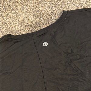 lululemon athletica - Black Long Sleeve Crop Top